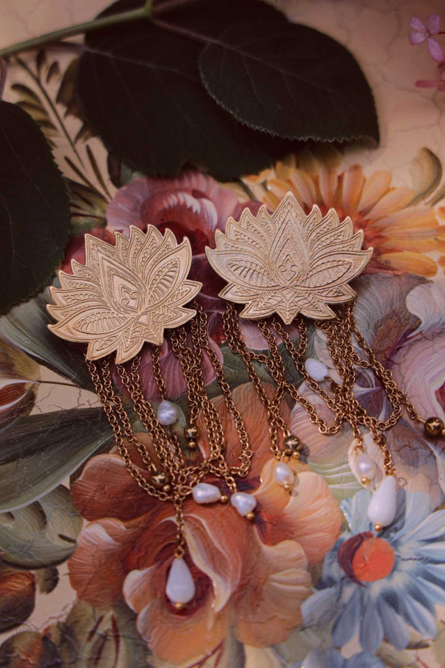 Cosmos Earrings | Desperate Jewlery