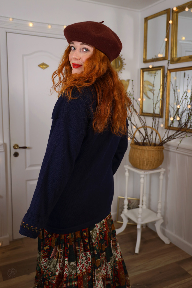 Dark Blue Animal Knit Vintage Cardigan | M