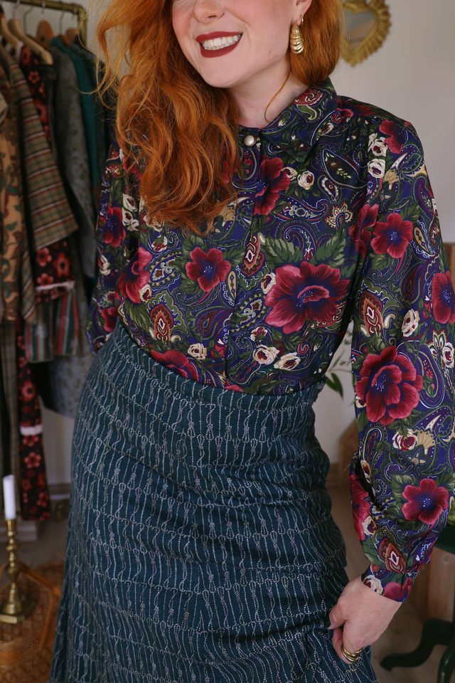 Dark Blue Burgundy Floral Vintage Blouse | L