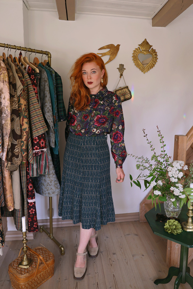Green Robe Pattern Vintage Skirt | L/XL