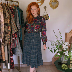 Dark Blue Burgundy Floral Vintage Blouse | L
