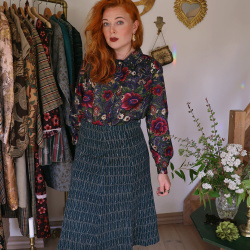 Dark Blue Burgundy Floral Vintage Blouse | L