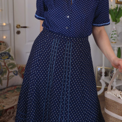 Dark Blue Floral Cotton Vintage Top | M/L