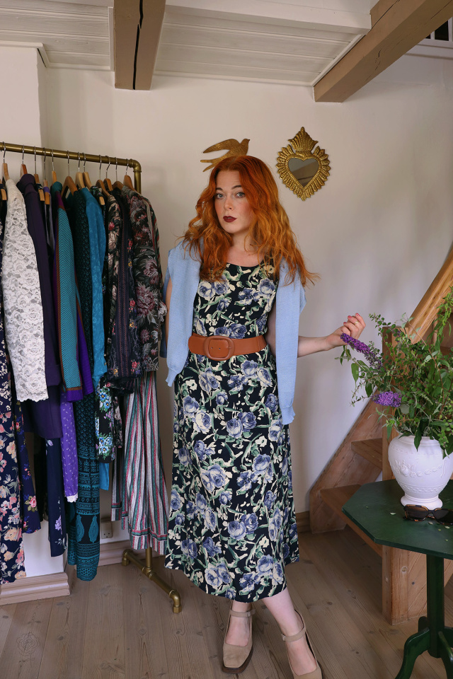 Dark Blue Light Rose Vintage Dress | M