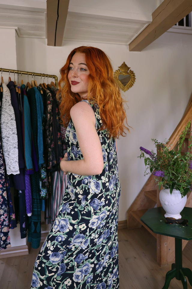 Dark Blue Light Rose Vintage Dress | M