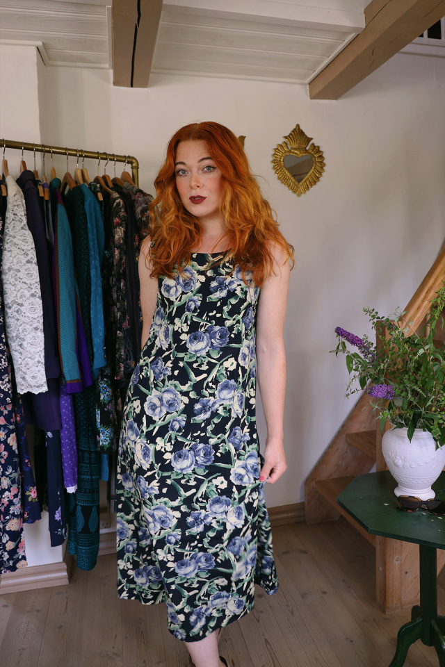 Dark Blue Light Rose Vintage Dress | M