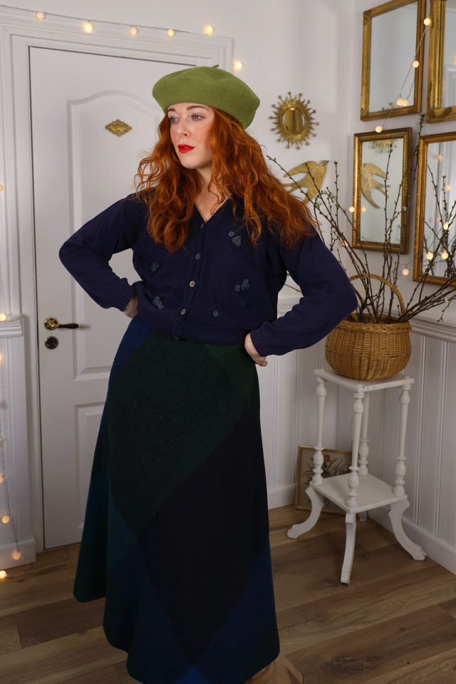 Dark Blue Rose Embroidered Vintage Cardigan | M