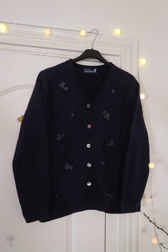 Dark Blue Rose Embroidered Vintage Cardigan | M