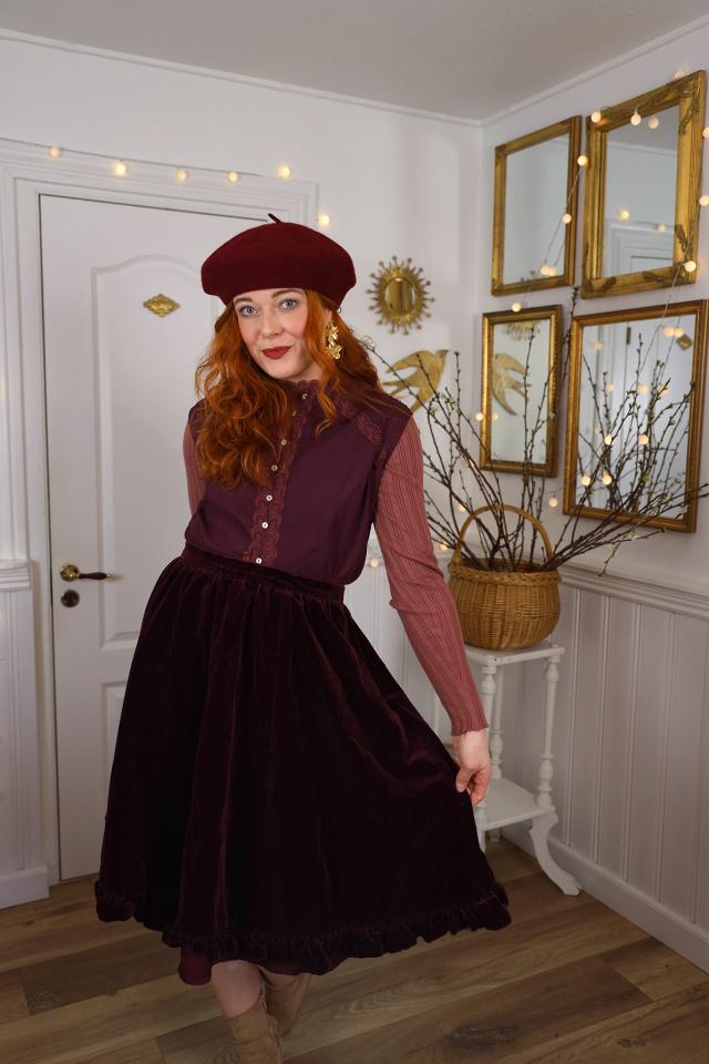 Dark Burgundy Velvet Vintage Skirt | M