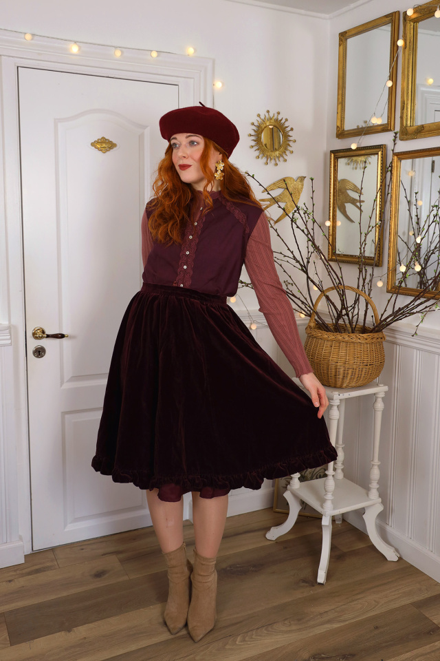 Dark Burgundy Velvet Vintage Skirt | M