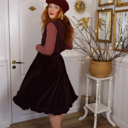 Dark Burgundy Velvet Vintage Skirt | M