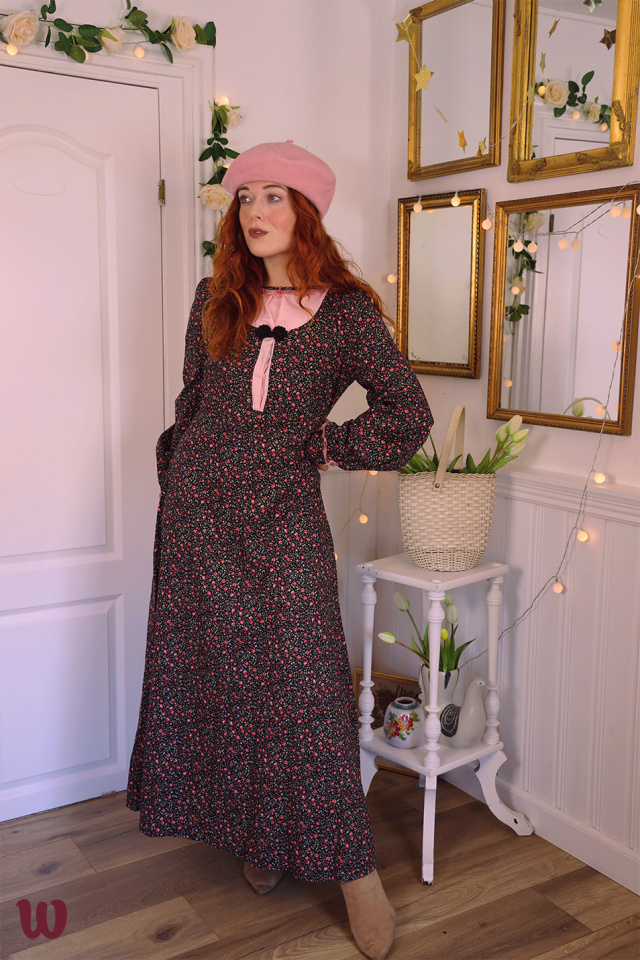 Black Rose 70's Vintage Maxi Dress | M/L