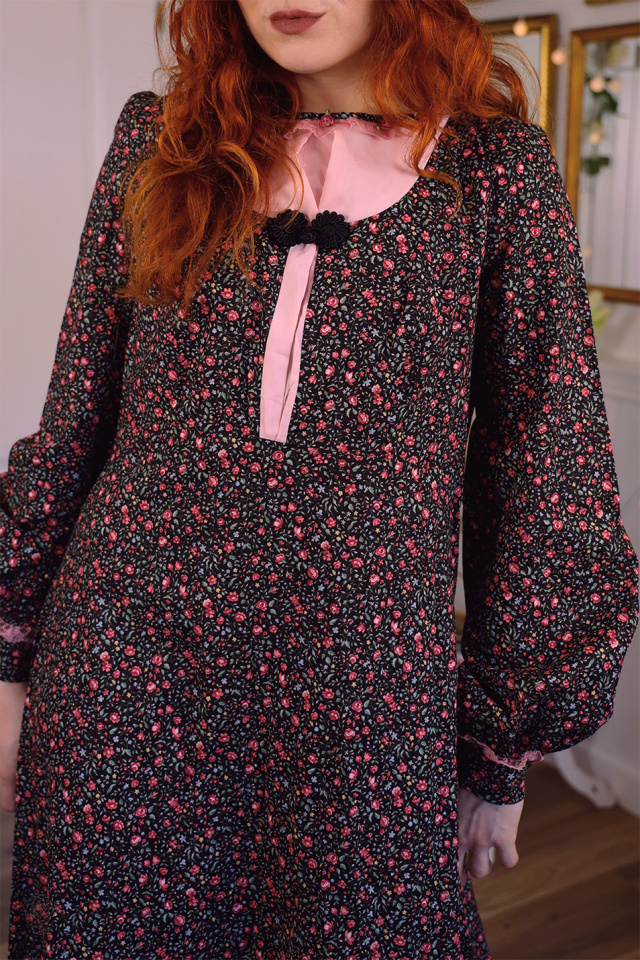 Black Rose 70's Vintage Maxi Dress | M/L