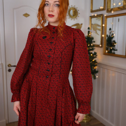 Red Fairytale Christmas Vintage Gown | M