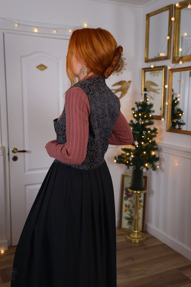 Dramatic Brocade Vintage Gown | L