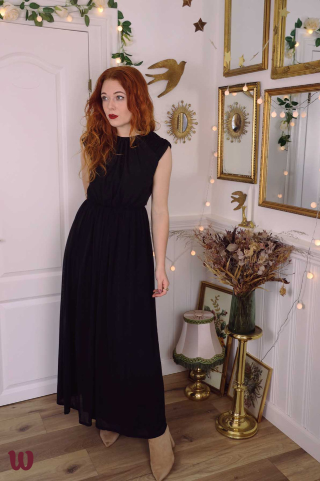 Elegant Black 70's Maxi | XS