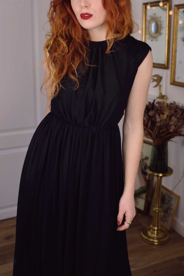 Elegant Black 70's Maxi | XS