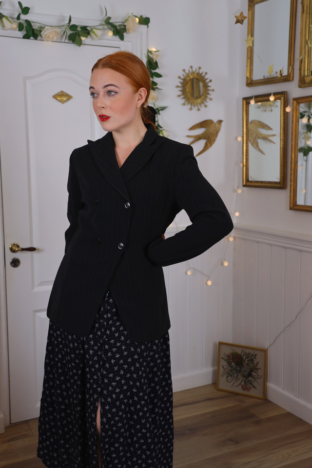 Elegant Black Blue Striped Vintage Blazer | S/M