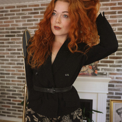 Elegant Black Vintage Blazer Jacket | S