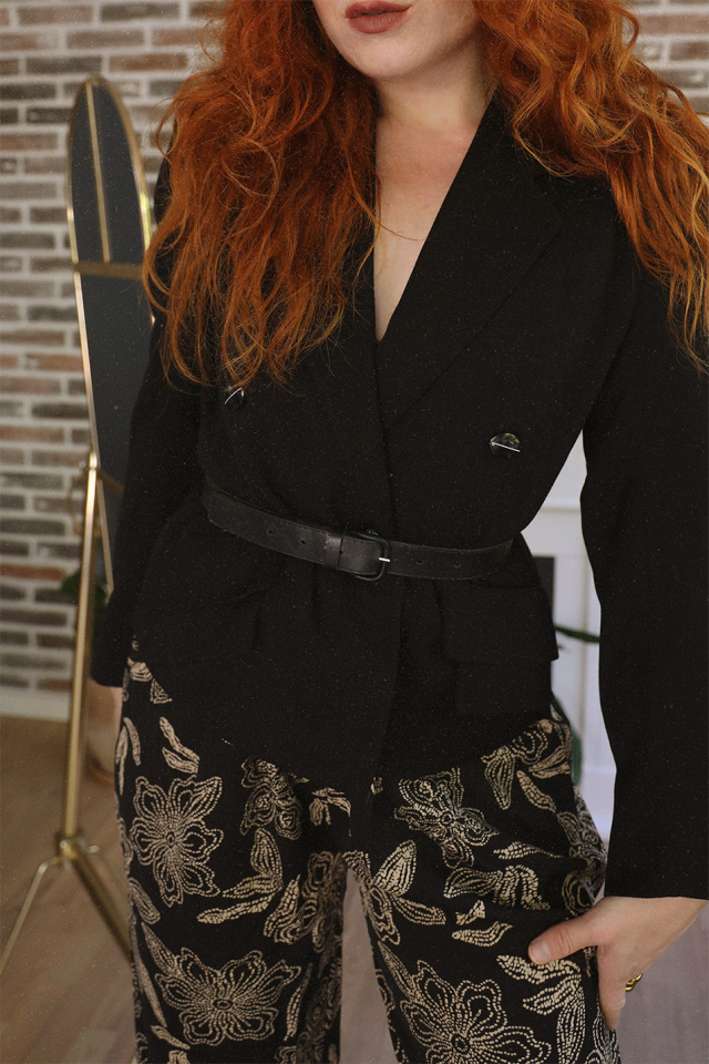 Elegant Black Vintage Blazer Jacket | S