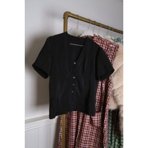 Simple Elegant  Black Top | S