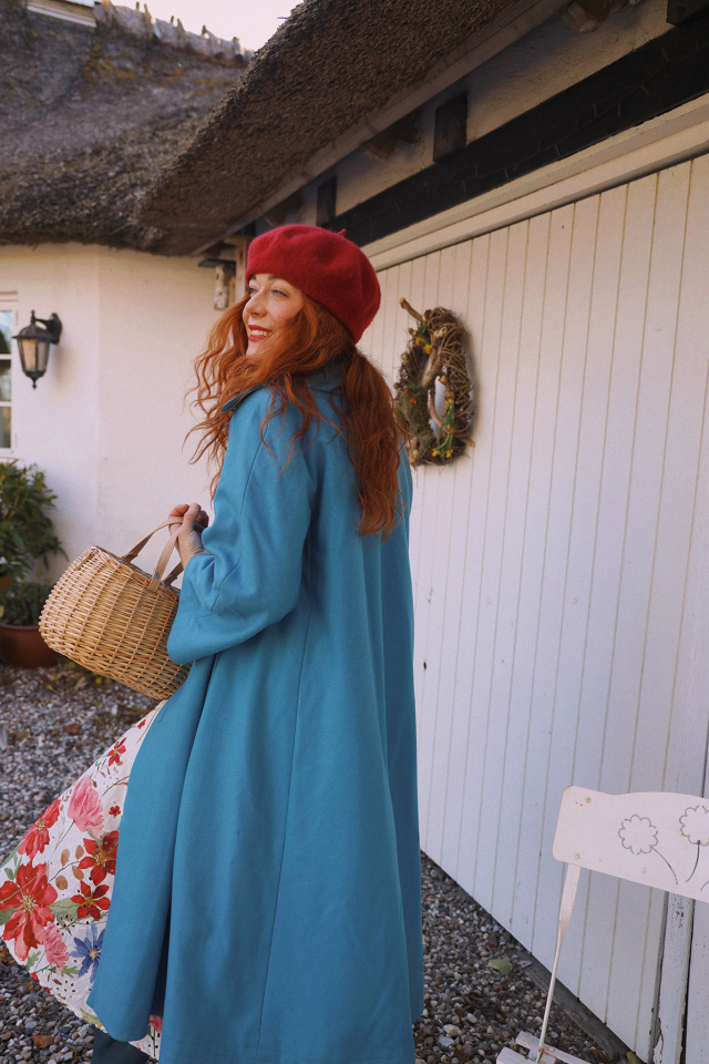 Elegant Blue Wool Vintage Coat | S/M