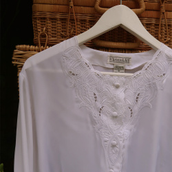 Elegant Embroidered Vintage Blouse | XL/XXL