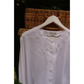 Elegant Embroidered Vintage Blouse | XL/XXL