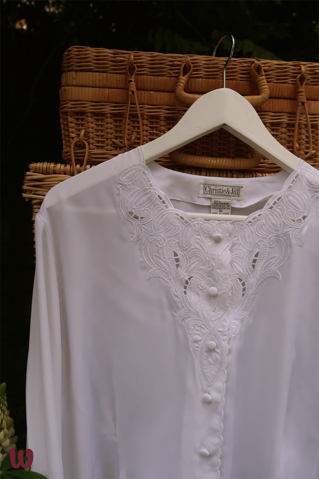 Elegant Embroidered Vintage Blouse | XL/XXL