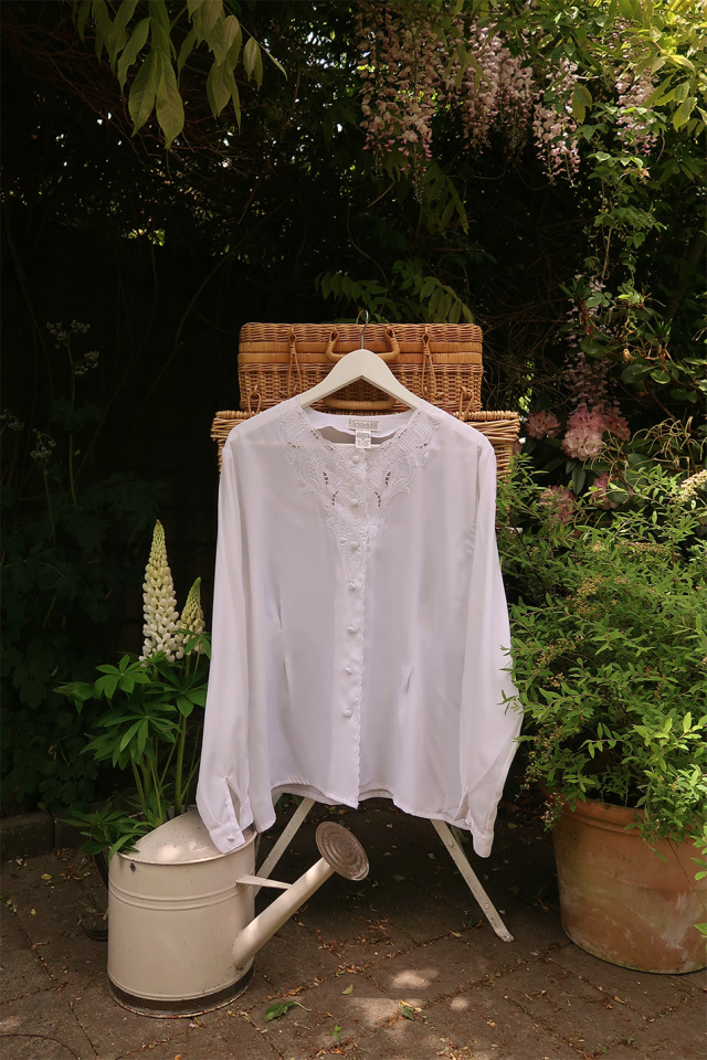 Elegant Embroidered Vintage Blouse | XL/XXL
