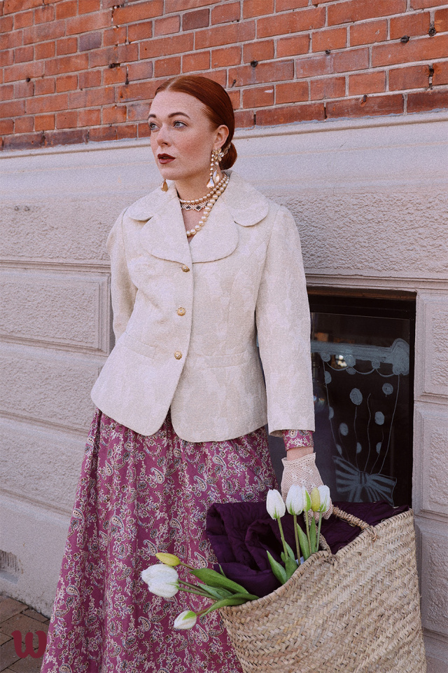 Cream Shiny Vintage Jacket | M/L
