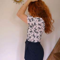 White Vintage Floral Top | XS/S
