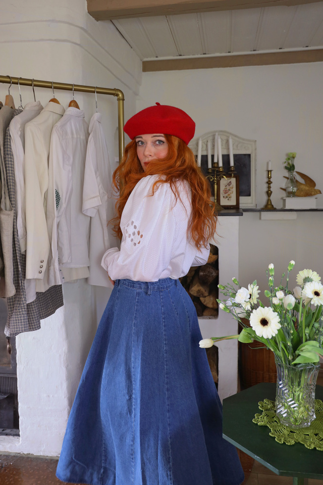 Elegant White Vintage Blouse | S