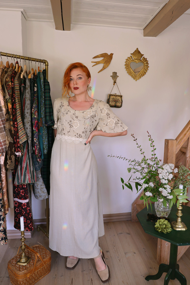 Elegant Sand Floral 90's Vintage Dress | M