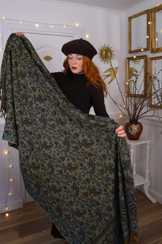 Elegantly Winter Scarf &amp; Blanket