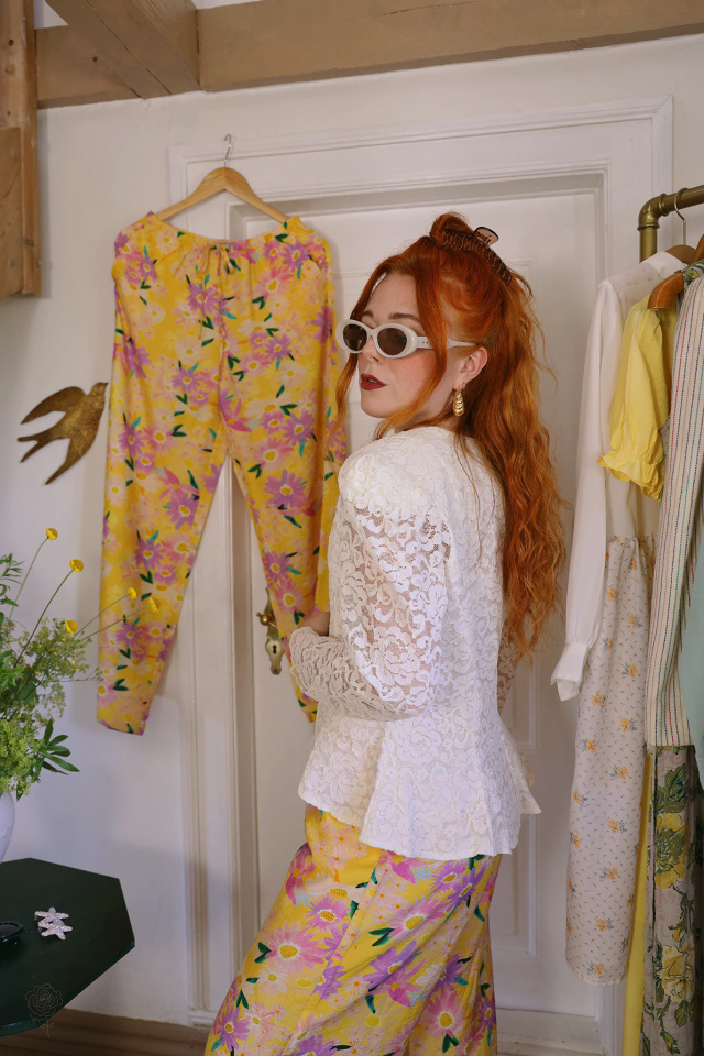Chic Off White Lace Vintage Jacket | L