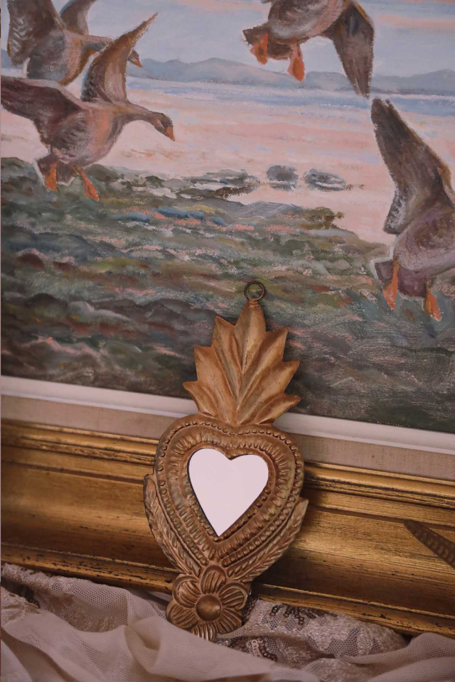 Flower Heart Mirror Wall Decoration