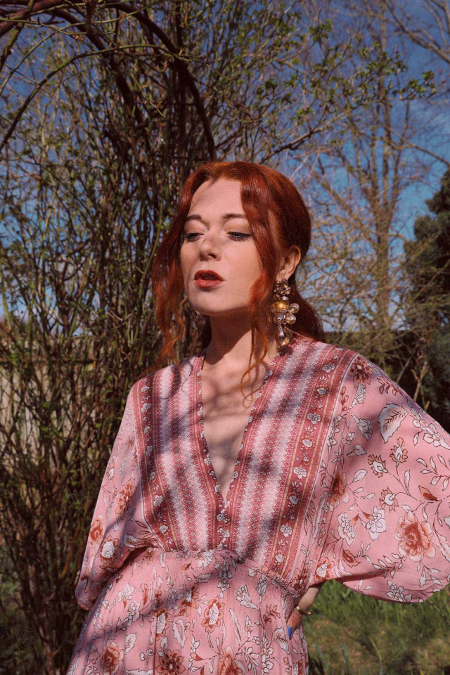 Big Glass Flower Earrings Champagne 