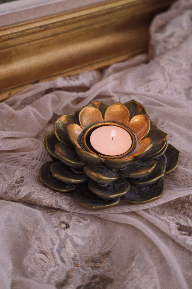 Gold Rose Candle Holder 
