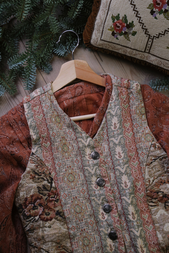 Thick Golden Tapestry Vintage Waistcoat | S
