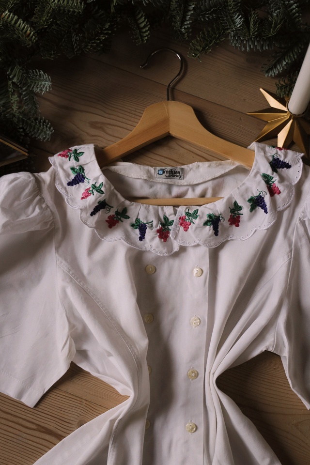 Grape Embroidered Vintage Top | S/M