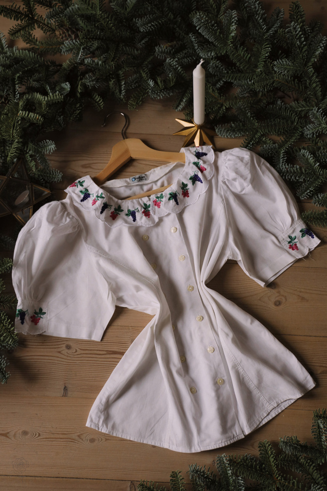 Grape Embroidered Vintage Top | S/M