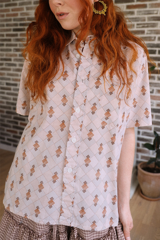 Graphical Vintage Mens Shirt | L