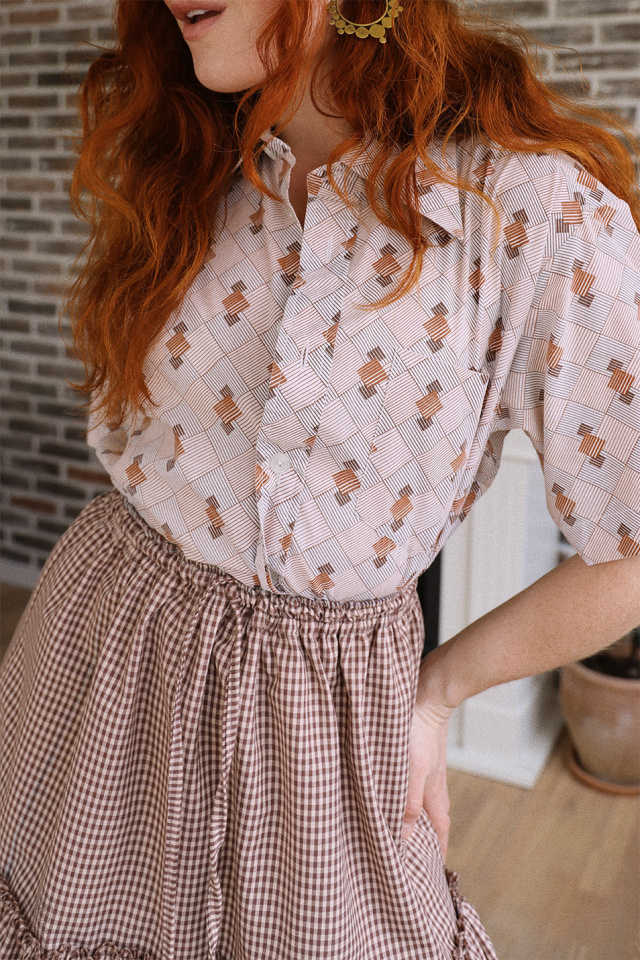 Graphical Vintage Mens Shirt | L