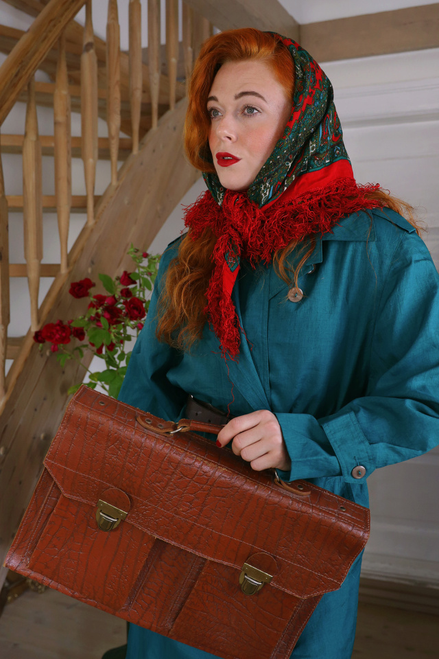 Red &amp; Green Paisley Frill Scarf