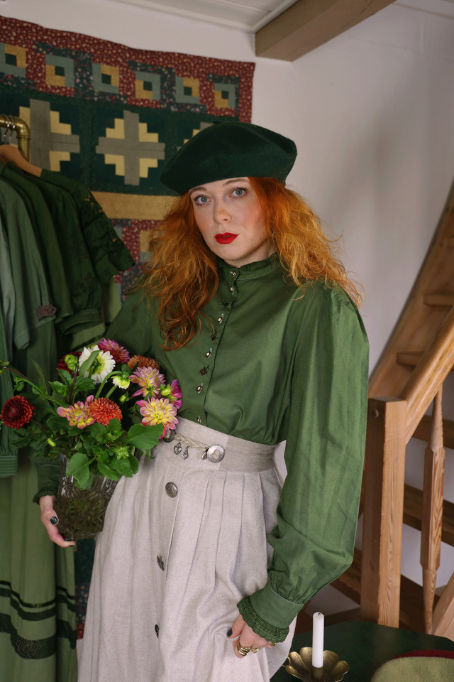 Redyed Simple Floral Embroidered Vintage Blouse | XL/XXL