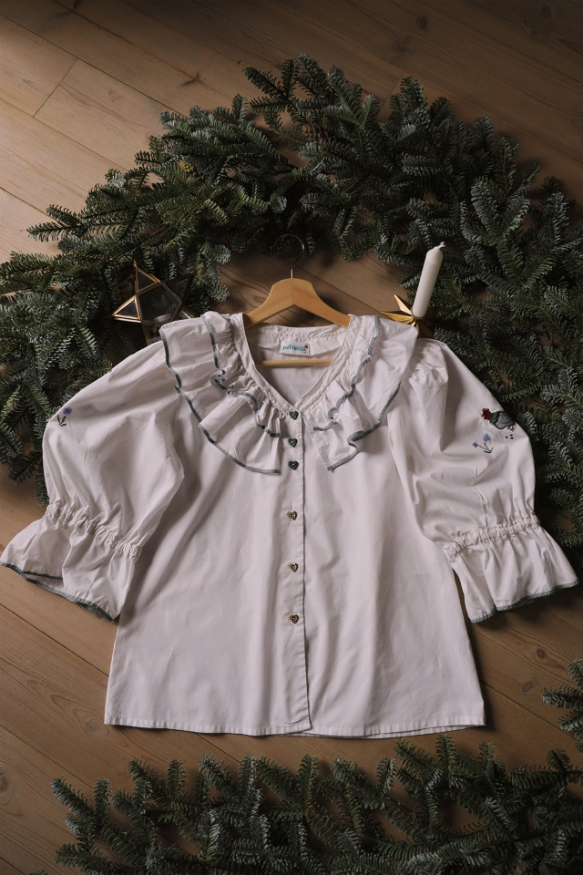 Green Frills Hens Embroidered Vintage Top | M