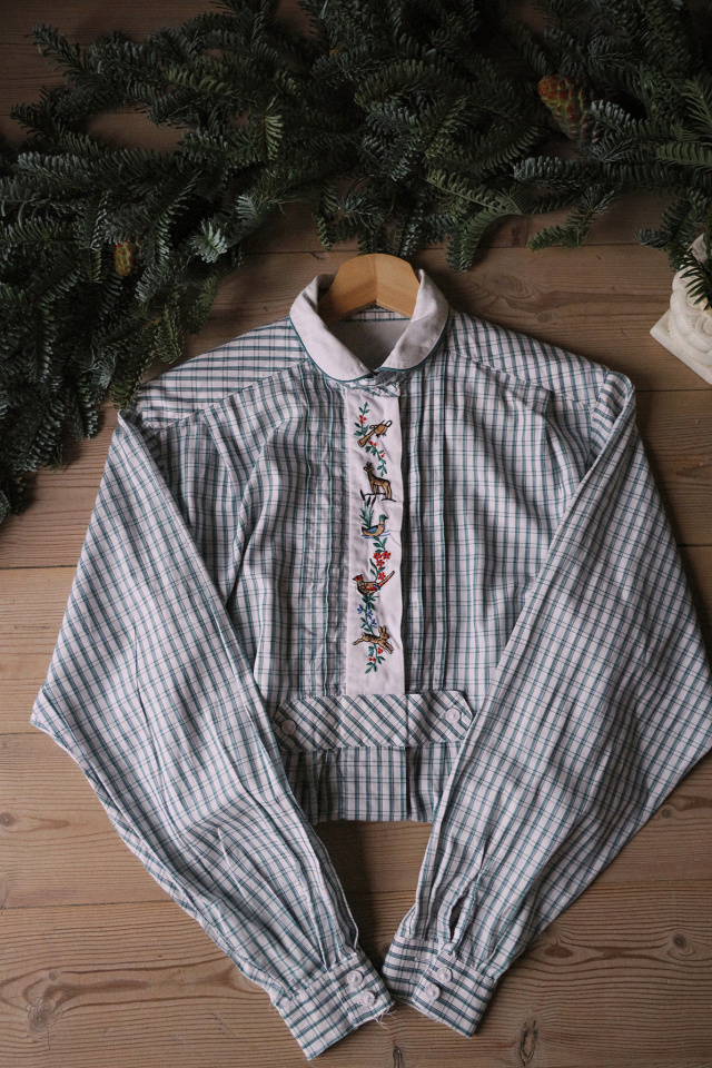 Green Plaid Animal Embroidered Vintage Blouse | M