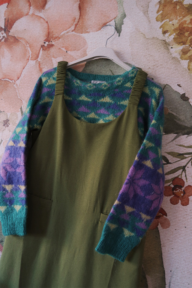 Green Triangle Star Vintage Sweater | XS/S