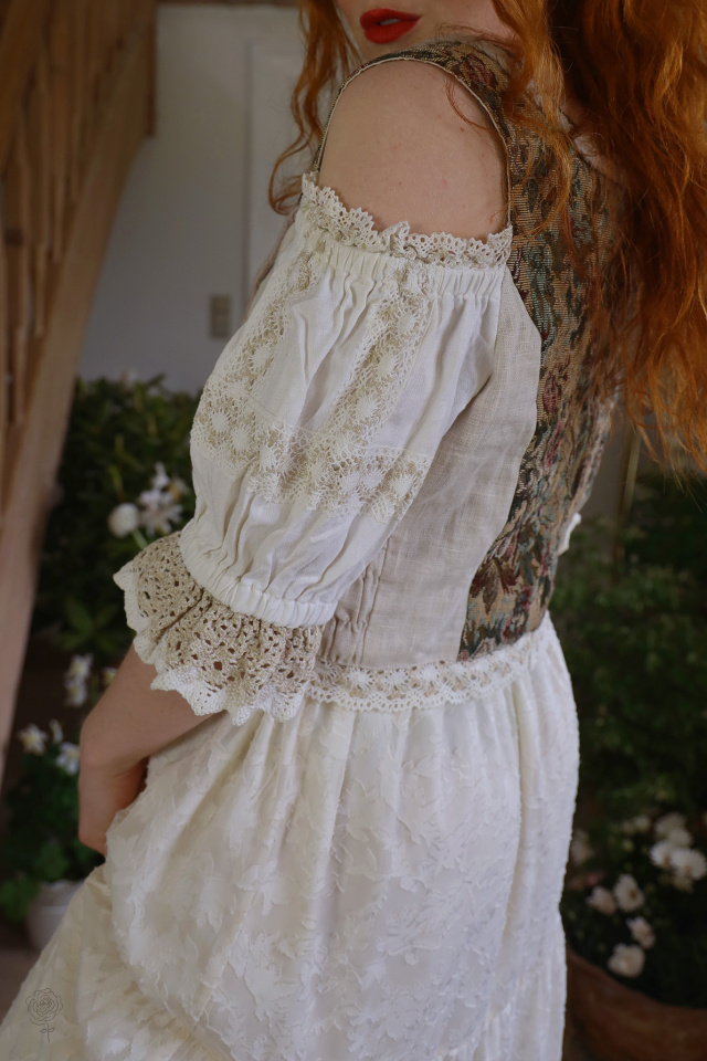 Romantic Green Tapestry Vintage Top | L/XL